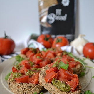Low Carb Bruschetta mit Tomaten Low Carb Bruschetta mit Tomaten