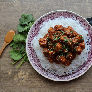 Knuspriger Tofu mit Erdnusssauce Knuspriger Tofu mit Erdnusssauce