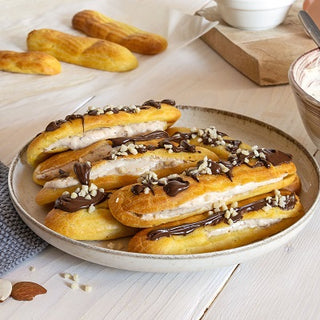 Mini-Eclair mit Mandelcreme Mini-Eclair mit Mandelcreme