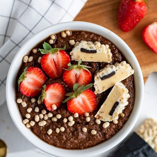 Schoko-Porridge mit Protein-Topping Schoko-Porridge mit Protein-Topping