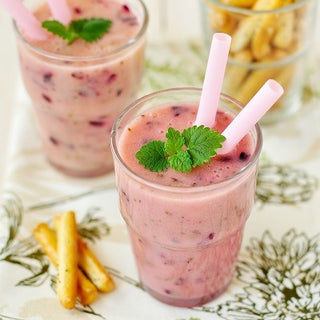 Almased-Smoothie mit Beeren und Kefir Almased-Smoothie mit Beeren und Kefir