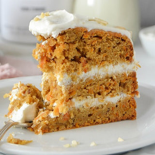 Amerikanischer Karottenkuchen mit Frosting Amerikanischer Karottenkuchen mit Frosting