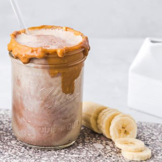 Erdnussbutter-Shake mit Banane Erdnussbutter-Shake mit Banane