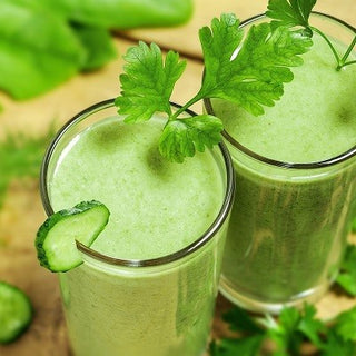 Frühstücks-Smoothie mit Supergreens Frühstücks-Smoothie mit Supergreens