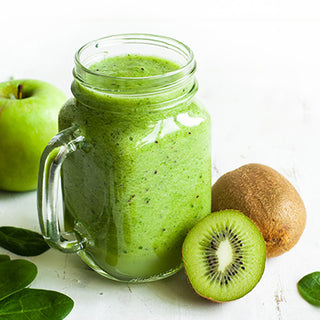 Grüner Smoothie mit Kiwi Grüner Smoothie mit Kiwi