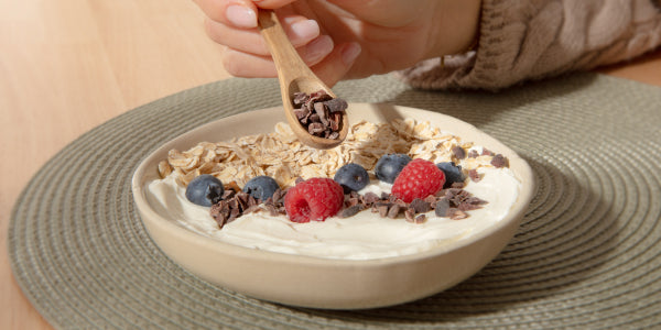 Smoothie-Bowl mit nu3 Bio Kakaonibs