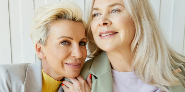 zwei Frauen in der Menopause