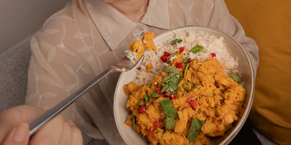 Bowl mit Reis und Linsen-Curry